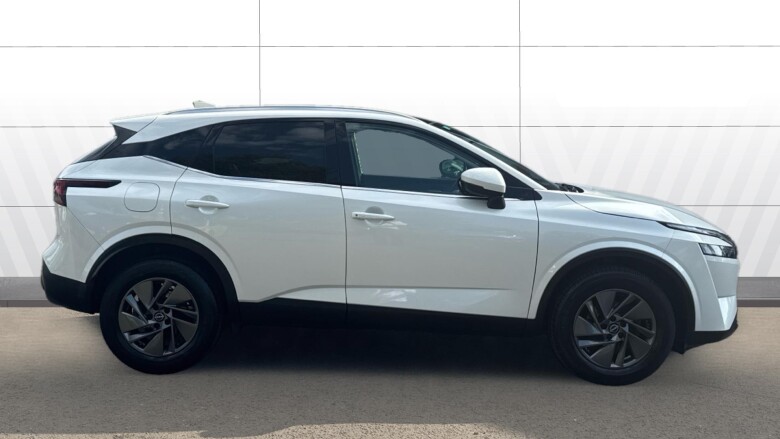 Nissan Qashqai 1.3 DiG-T MH Acenta Premium 5dr Petrol Hatchback